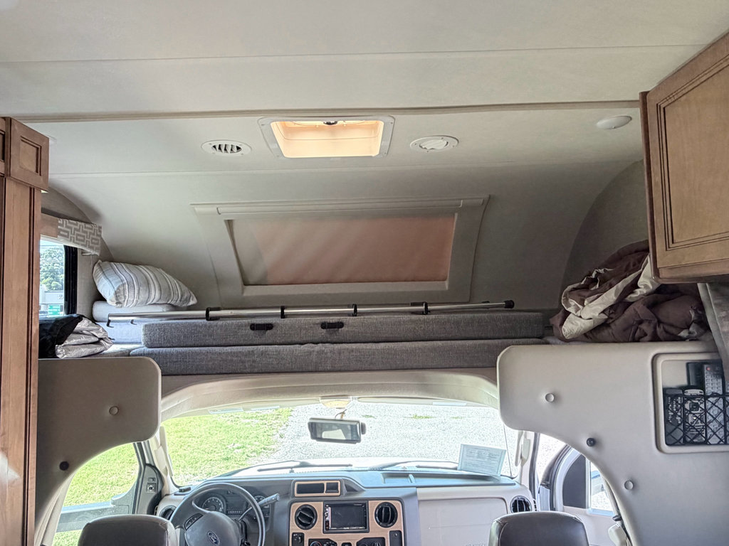 Used 2019 Ford E-450 and Econoline 450 Super Duty w/ Motorhome Prep Package RWD image 14