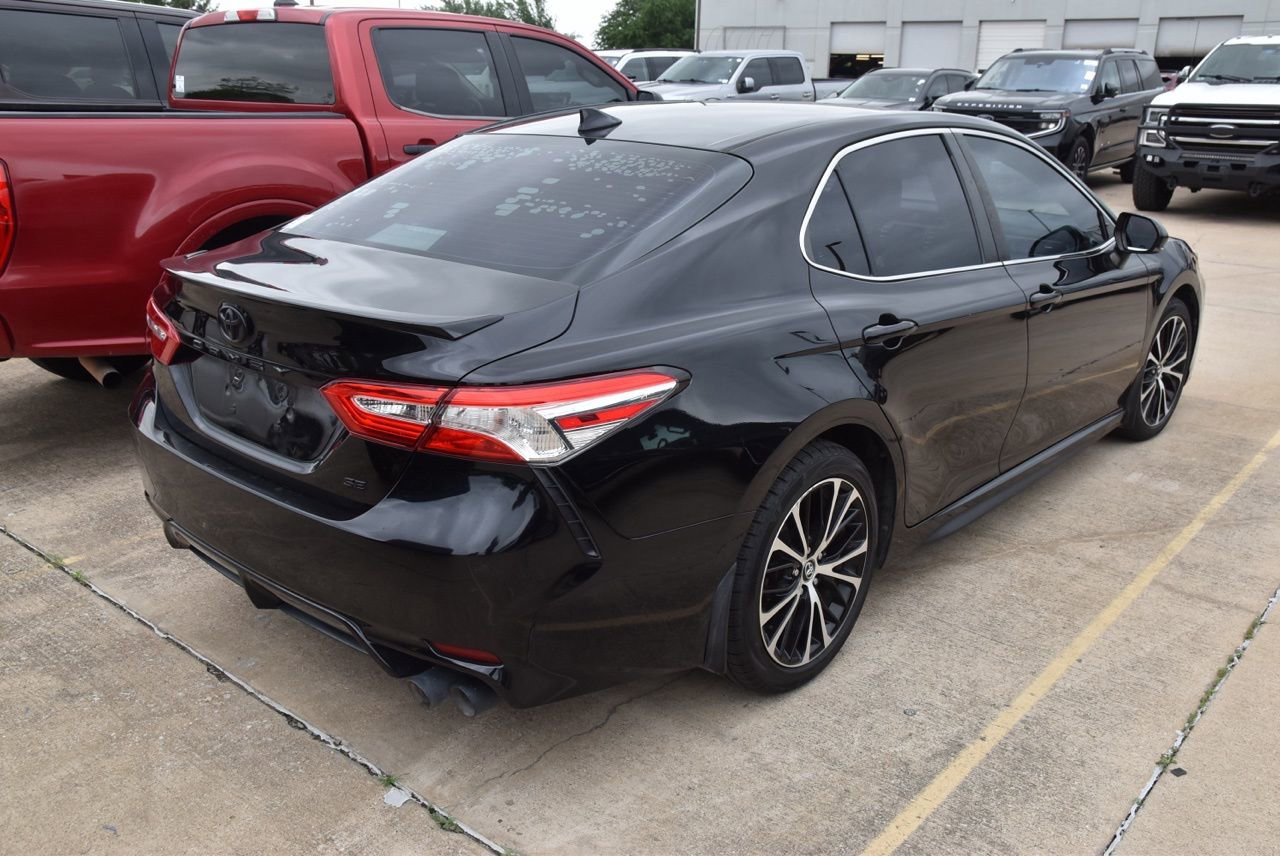 Used 2020 Toyota Camry SE w/ Convenience Package image 7