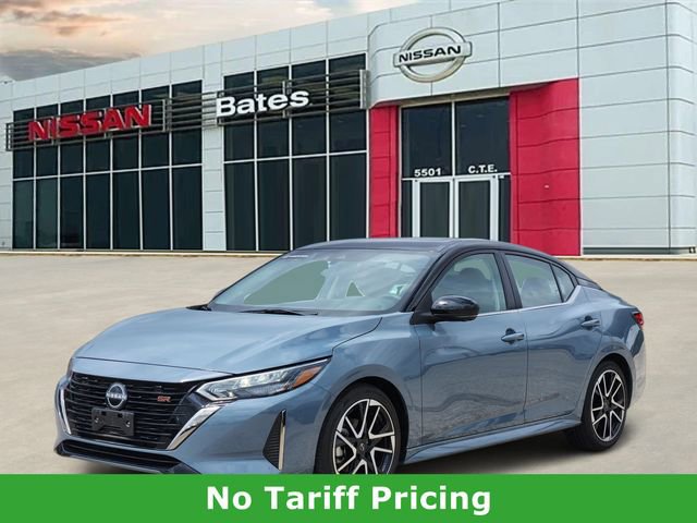 Used 2025 Nissan Sentra SR w/ SR Premium Package FWD image 2