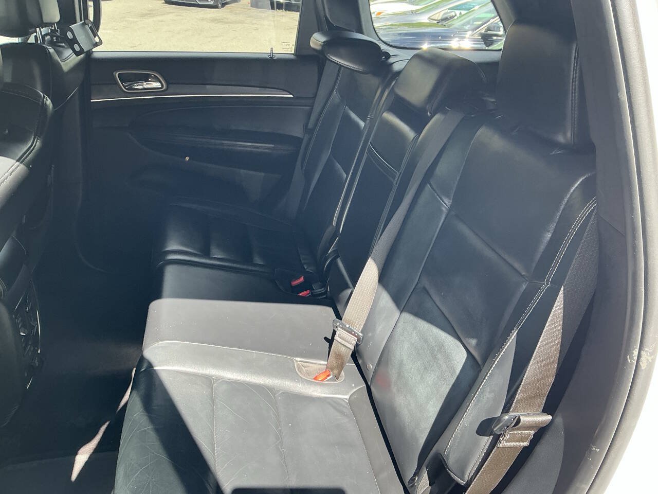 Used 2017 Jeep Grand Cherokee Limited AWD/4WD image 22