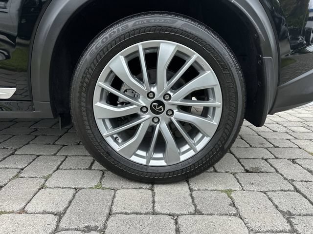 Used 2023 INFINITI QX50 Luxe w/ Accent Package FWD image 11