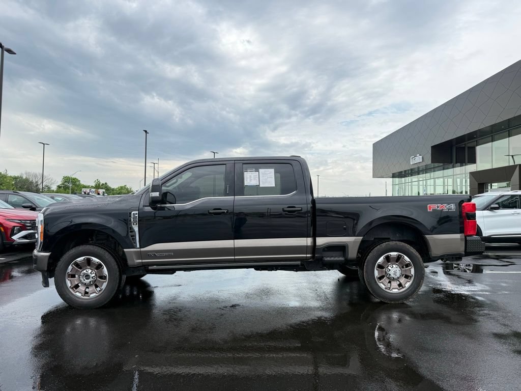 Used 2023 Ford F250 King Ranch w/ FX4 Off-Road Package AWD/4WD image 9