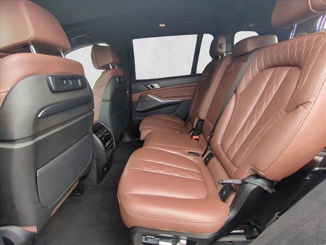 Used 2020 BMW X7 M50i w/ Dynamic Handling Package image 15