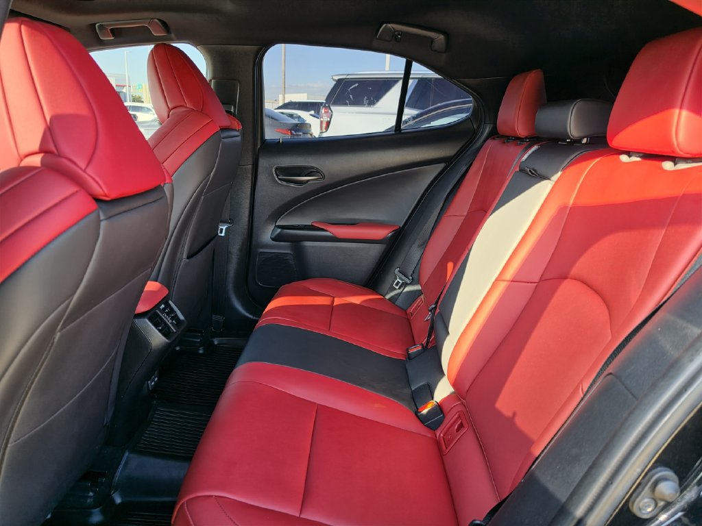 Used 2022 Lexus UX 200 F Sport w/ F Sport Premium Package FWD image 29