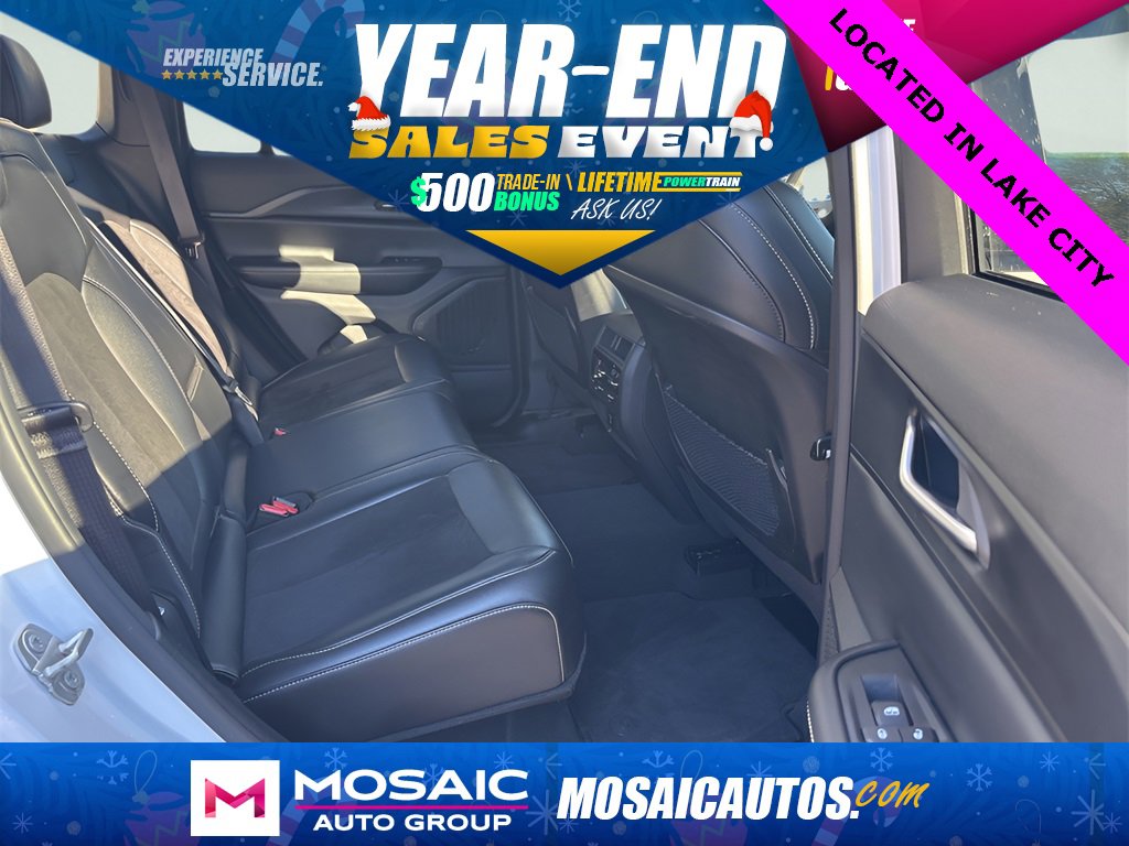 Used 2024 Jeep Grand Cherokee Altitude image 14