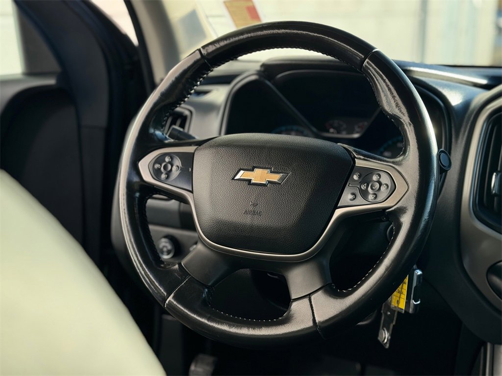 Used 2017 Chevrolet Colorado Z71 w/ Z71 Midnight Edition image 14