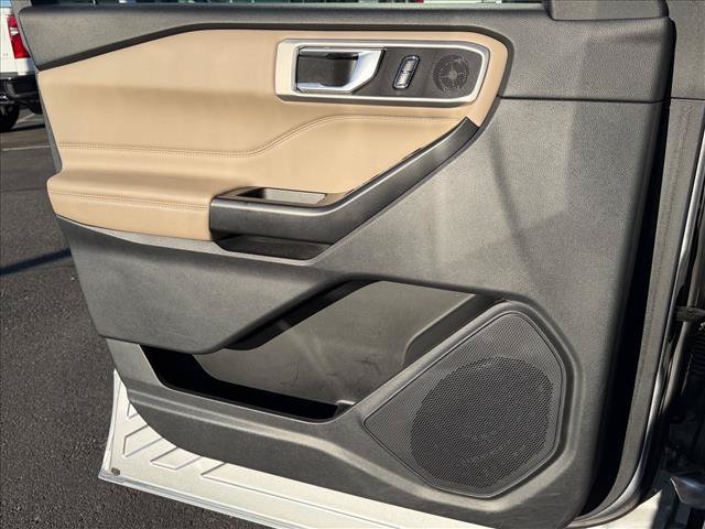 Used 2020 Ford Explorer XLT w/ Equipment Group 202A RWD image 16