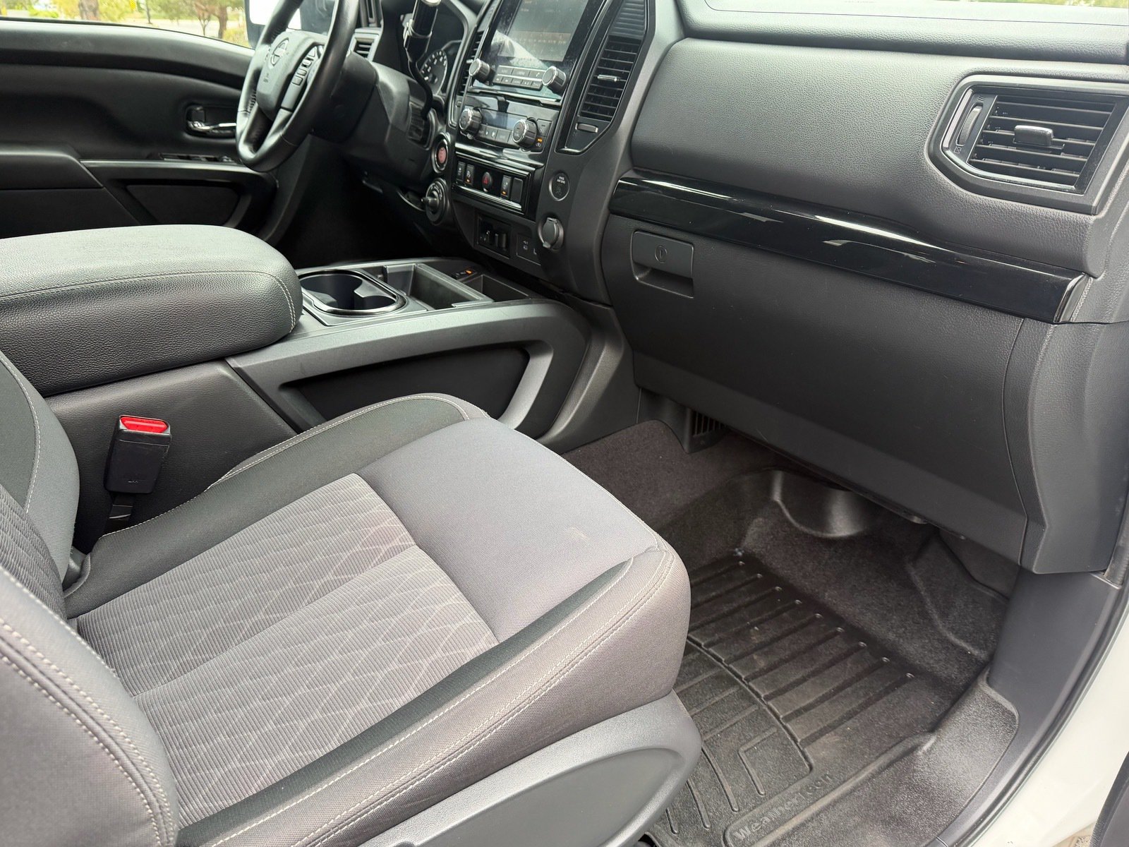 Used 2023 Nissan Titan SV w/ SV Convenience Package AWD/4WD image 11