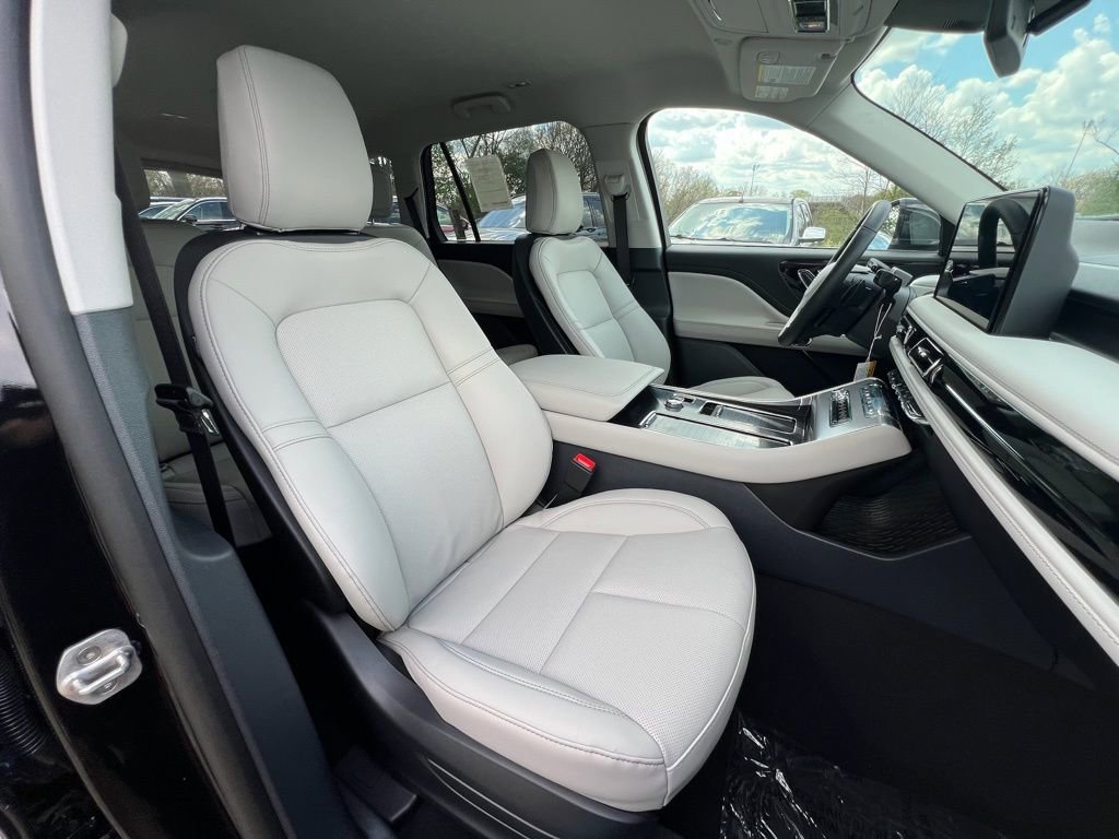 New 2026 Lincoln Aviator AWD image 22