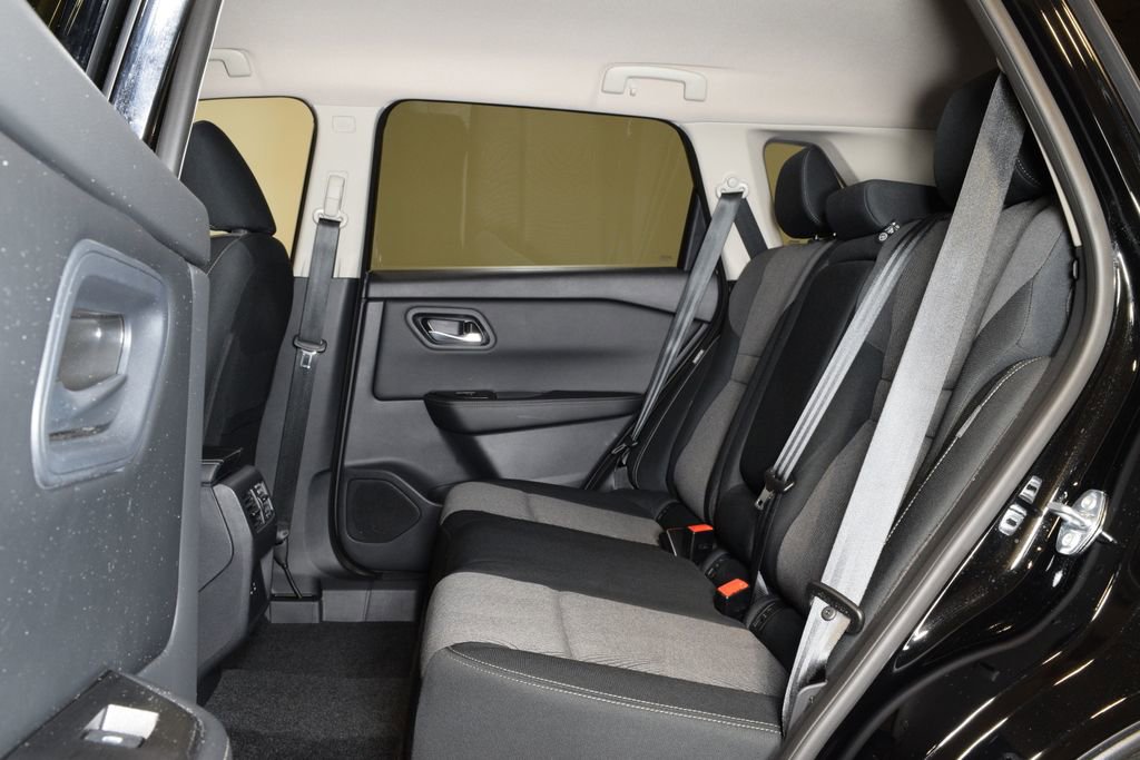 Used 2026 Nissan Rogue SV AWD/4WD image 27