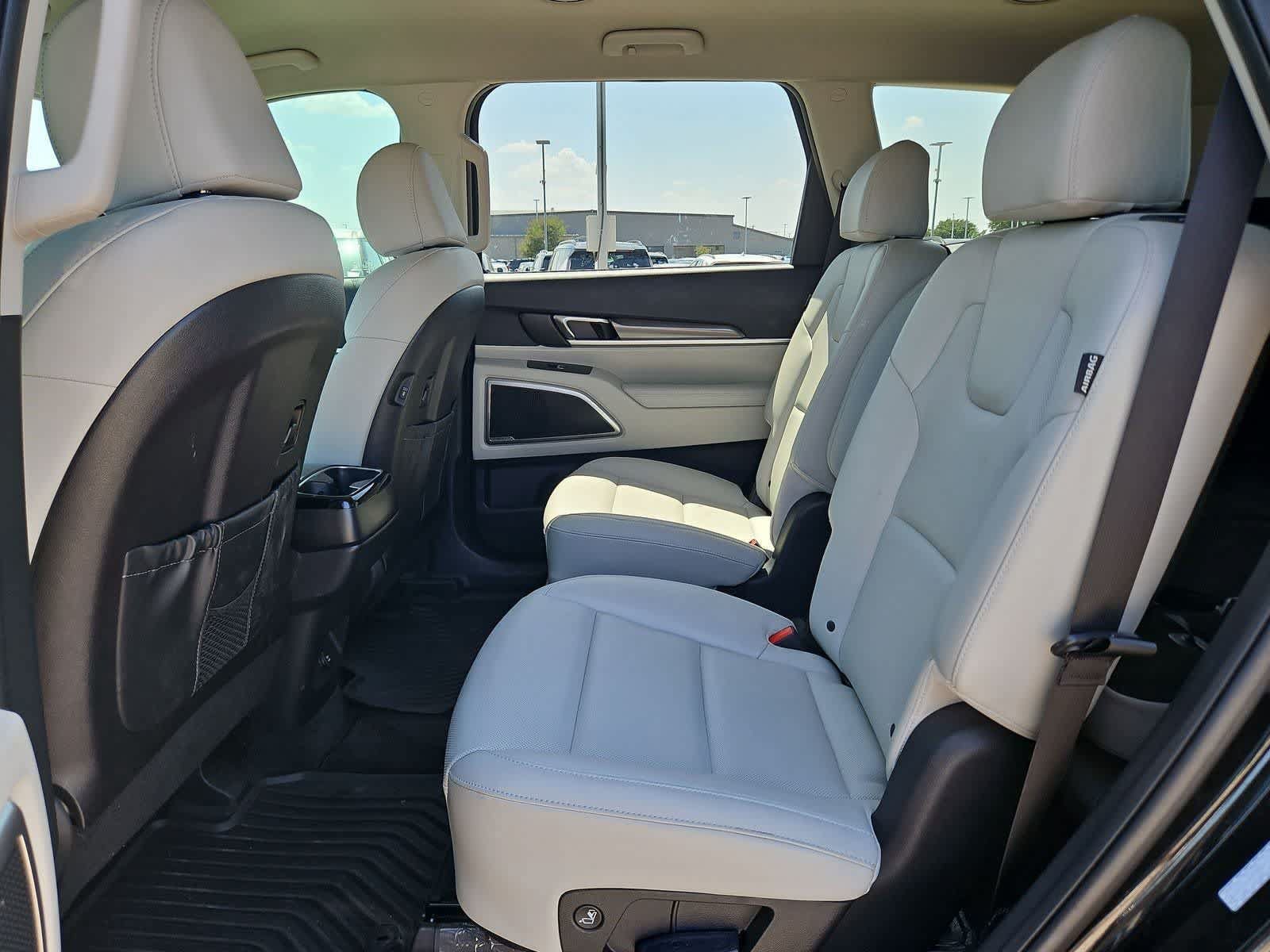 Used 2024 Kia Telluride S FWD image 19