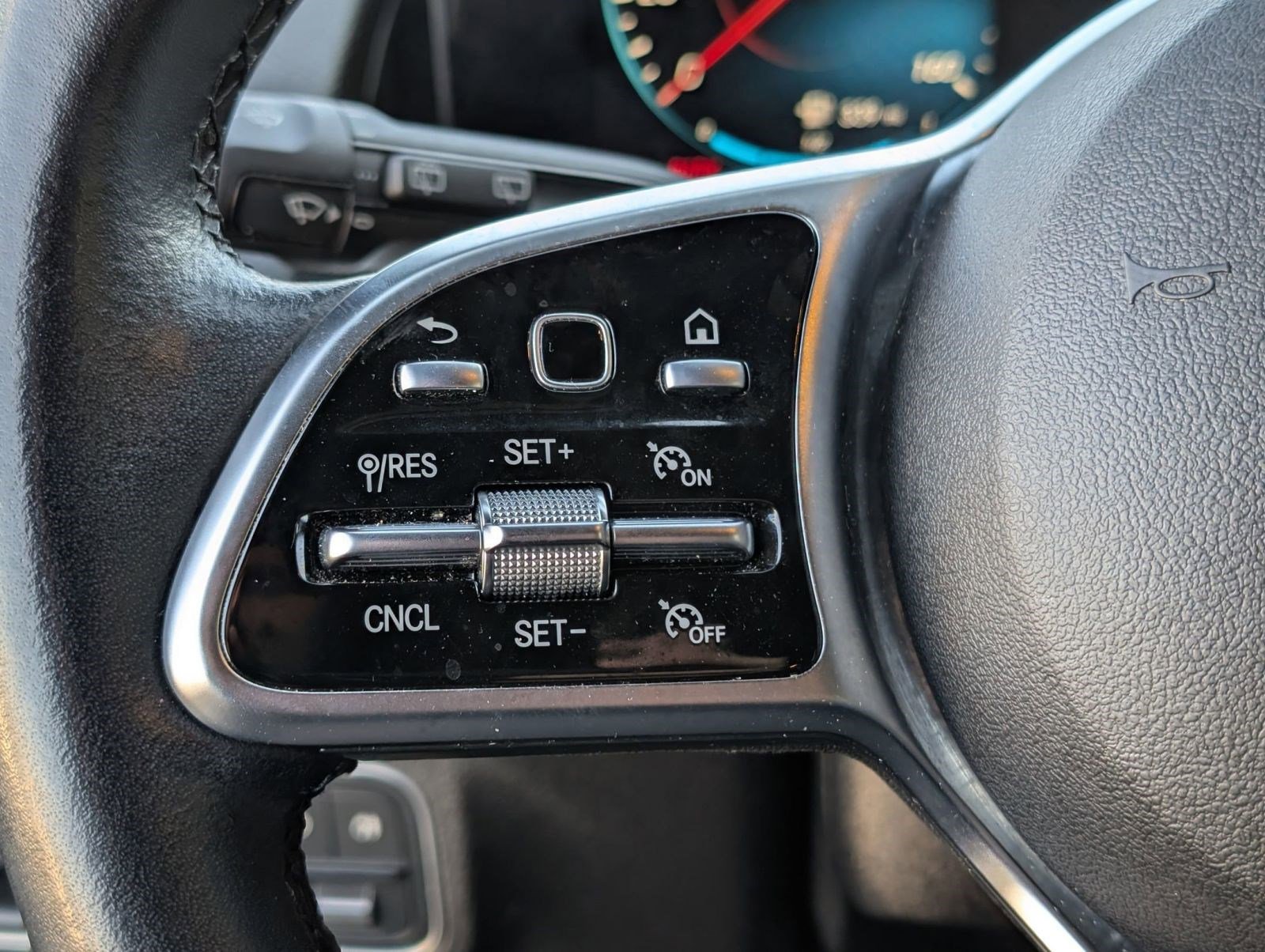 Used 2023 Mercedes-Benz GLB 250 4MATIC image 18