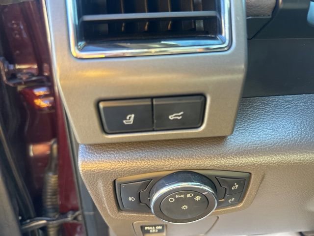 Used 2021 Ford Expedition XLT image 28