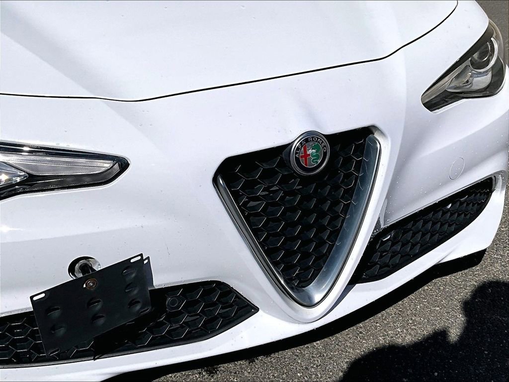 Used 2019 Alfa Romeo Giulia Ti image 26