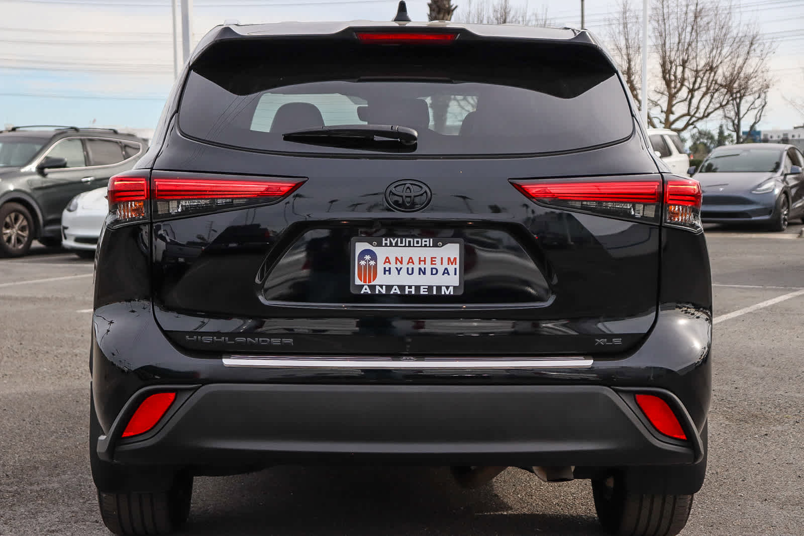 Used 2023 Toyota Highlander XLE image 6