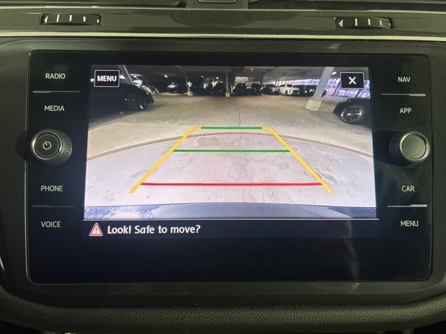 Used 2020 Volkswagen Tiguan SEL image 17