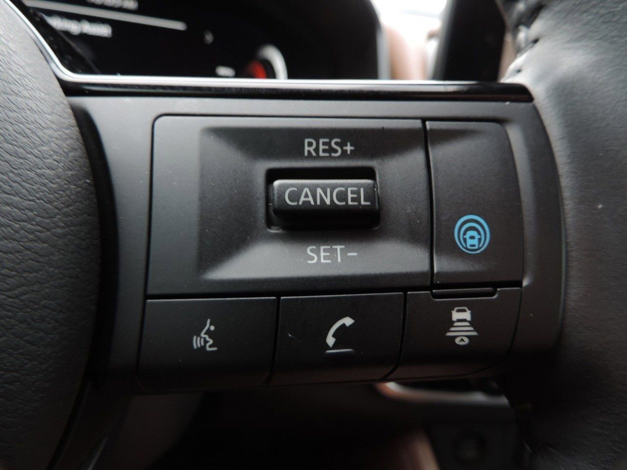 Used 2024 Nissan Rogue Platinum w/ Platinum Premium Package image 30