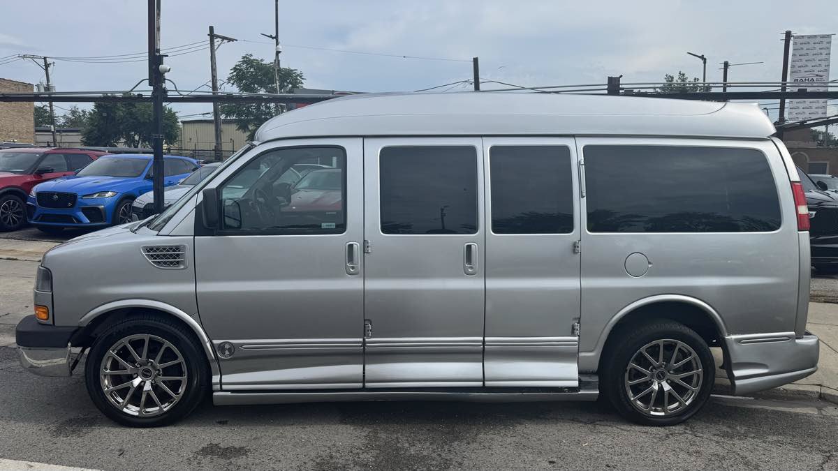 Used 2014 GMC Savana 1500 RWD image 3
