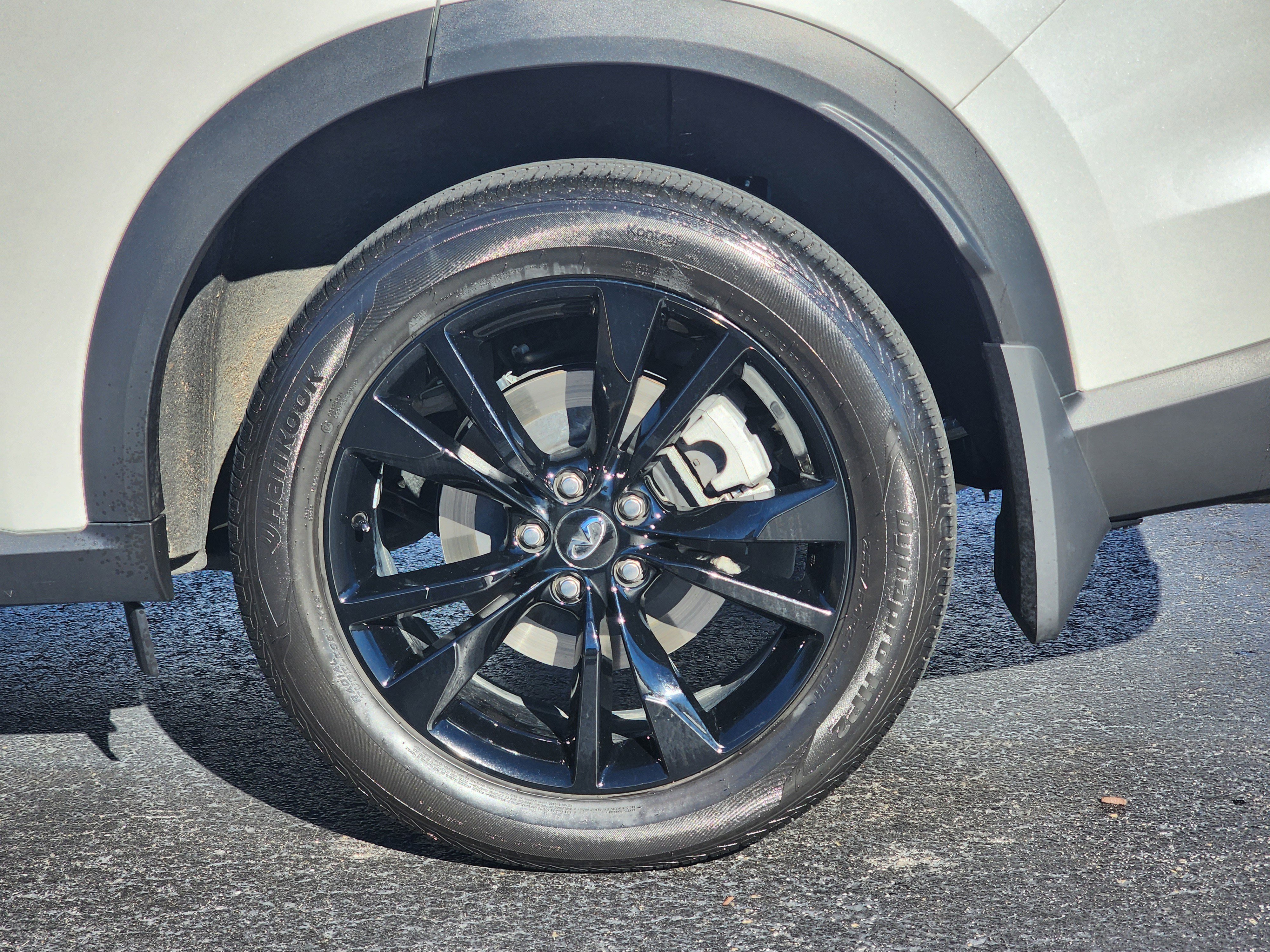 Used 2025 INFINITI QX60 Luxe w/ Black Edition image 9