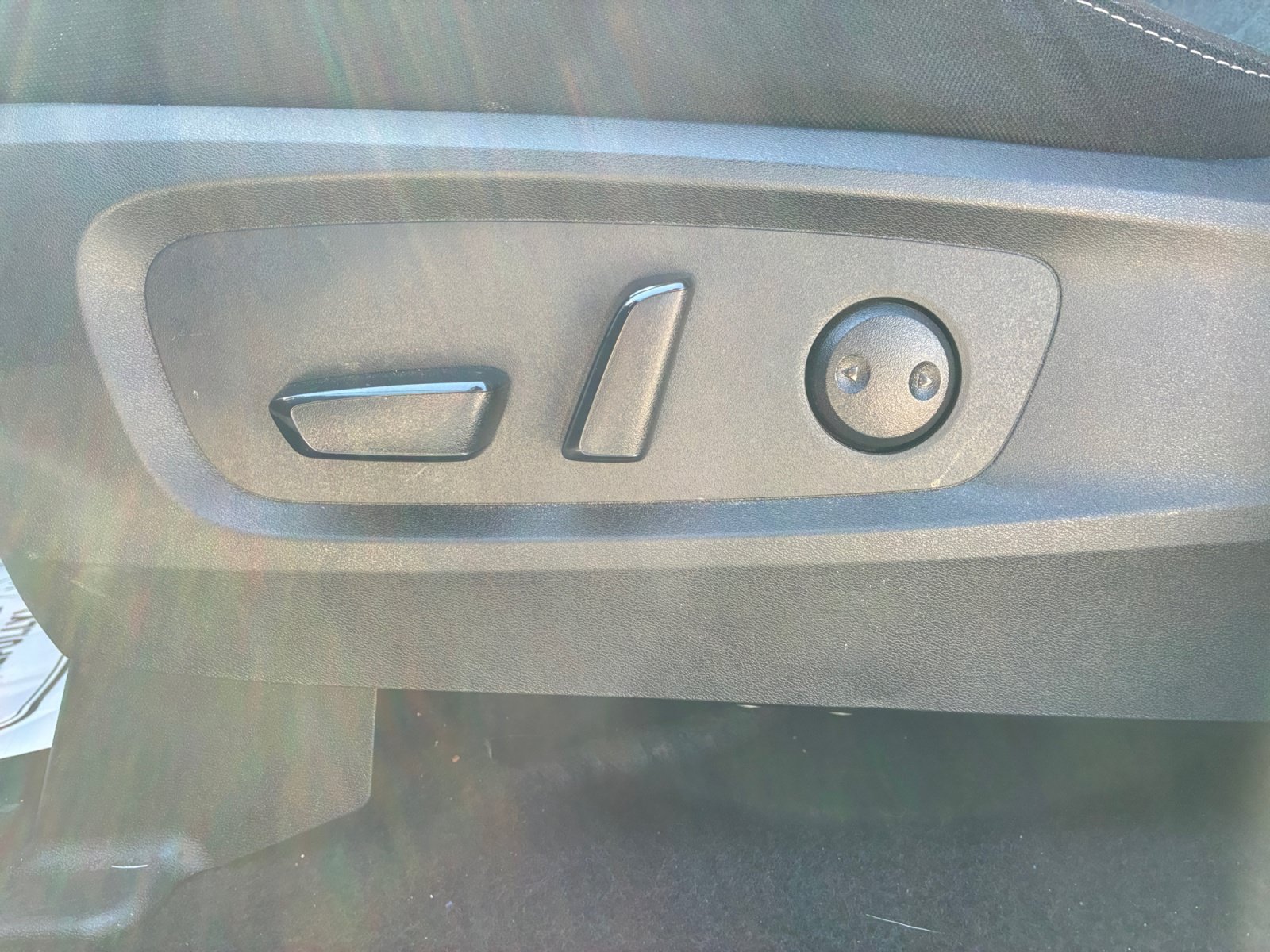 Used 2025 Nissan Pathfinder SV AWD/4WD image 15