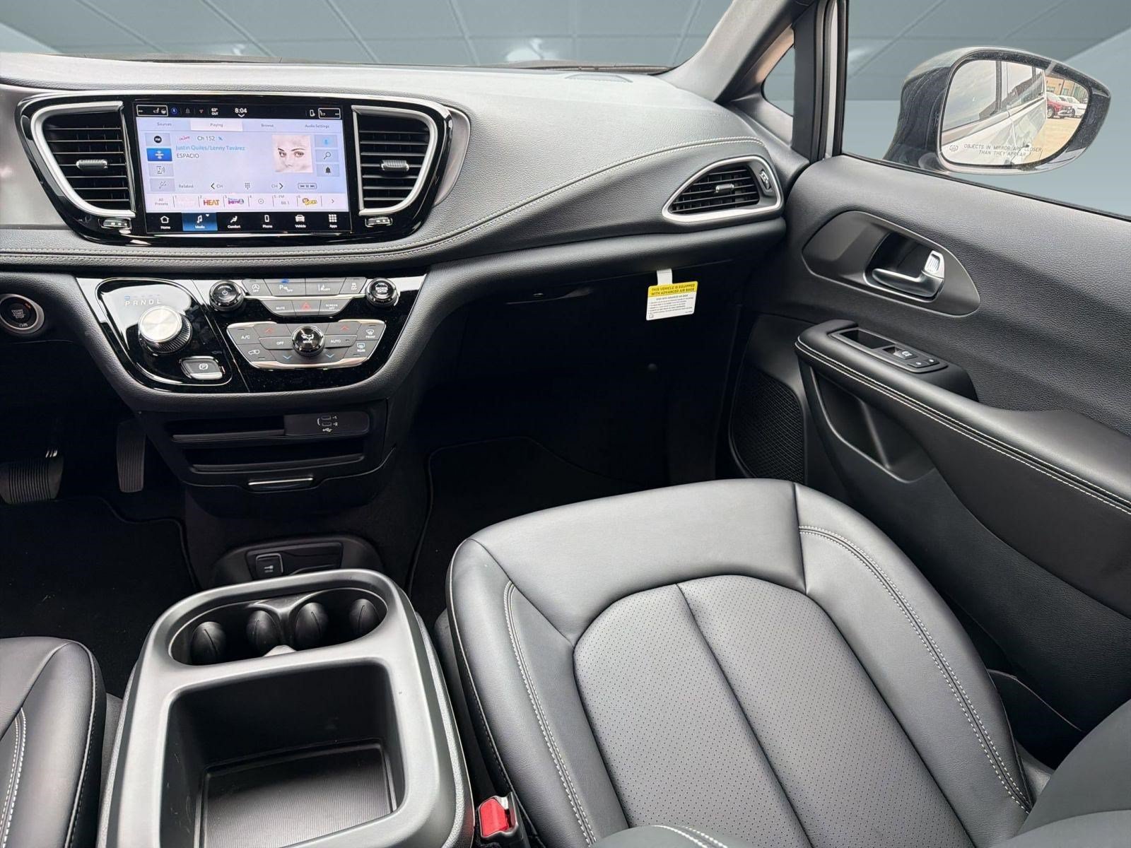 New 2026 Chrysler Pacifica Select w/ S Appearance Package FWD image 27