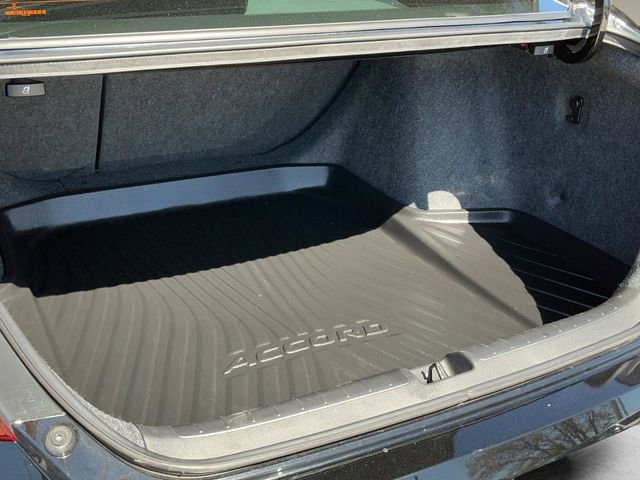 Used 2021 Honda Accord Touring image 14