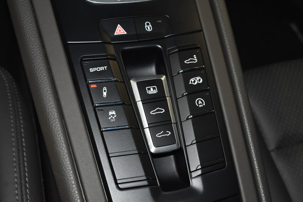 Used 2019 Porsche 911 Carrera RWD image 16