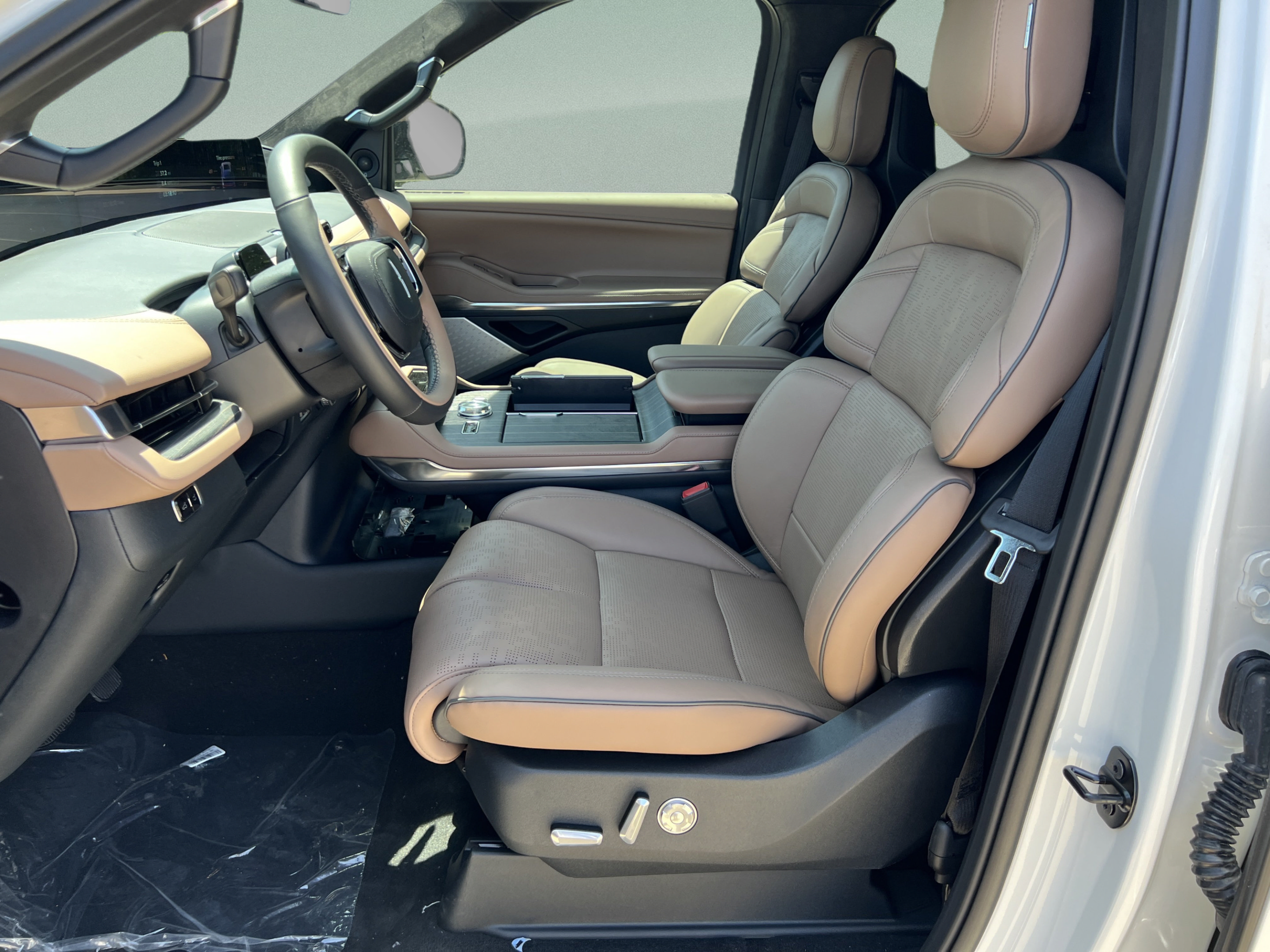 New 2026 Lincoln Navigator Black Label AWD/4WD image 18