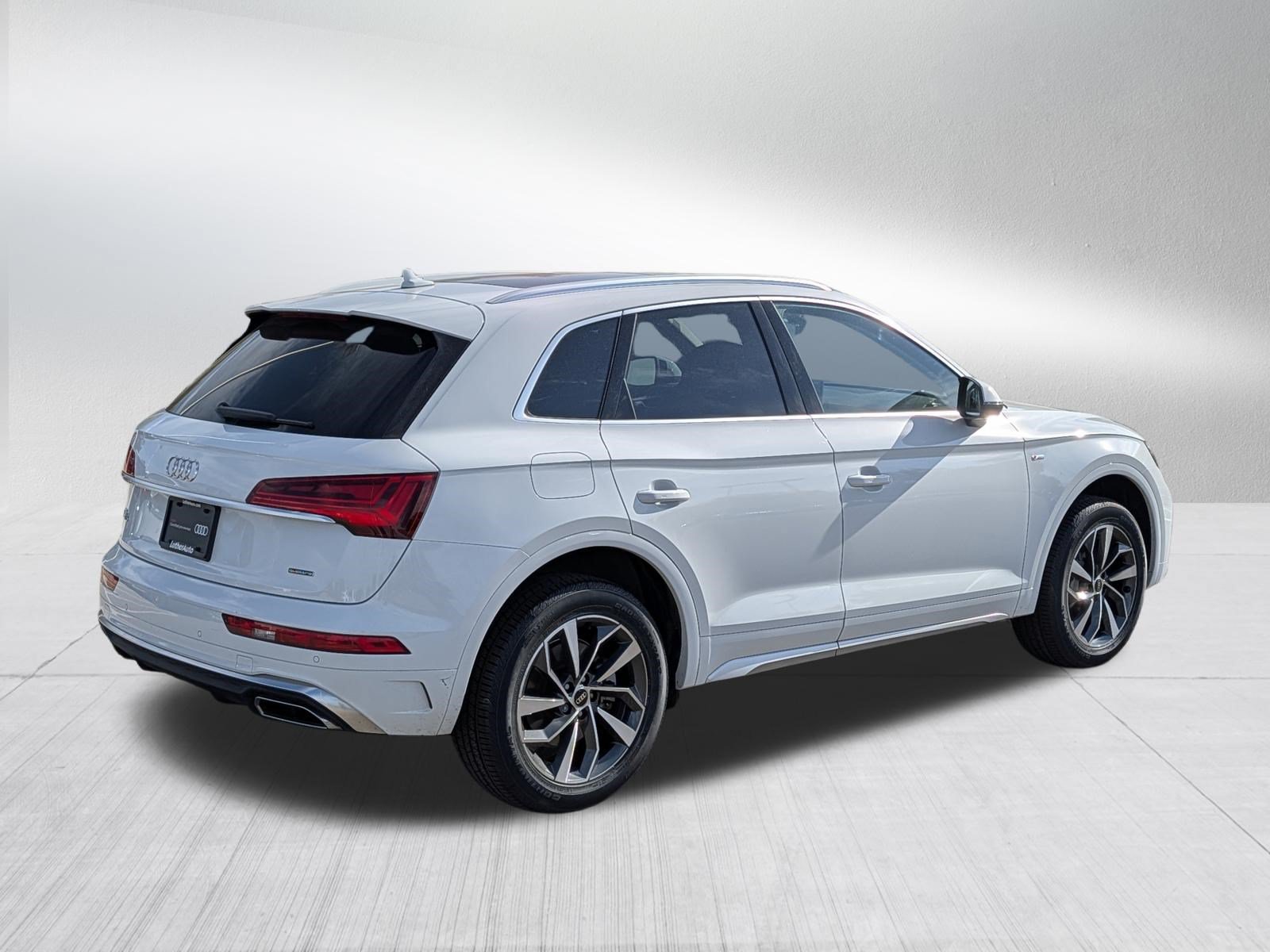 Certified 2024 Audi Q5 2.0T Premium Plus w/ Premium Plus Package AWD/4WD image 7