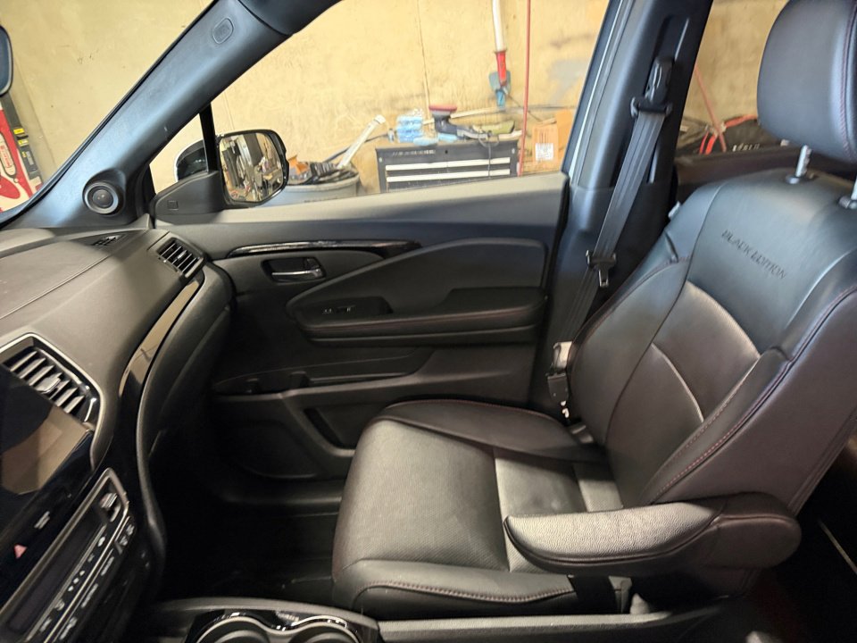 Used 2021 Honda Pilot Black Edition image 32