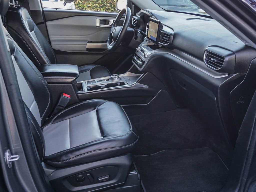 Used 2023 Ford Explorer XLT w/ Equipment Group 202A image 13