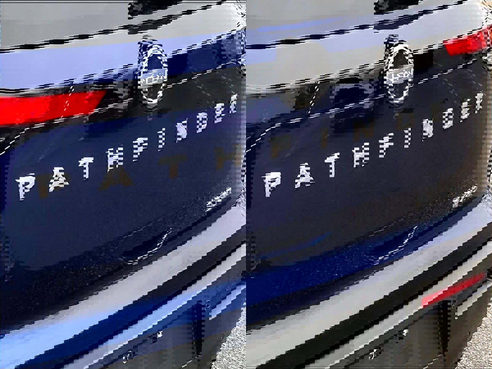 Certified 2024 Nissan Pathfinder SV image 28