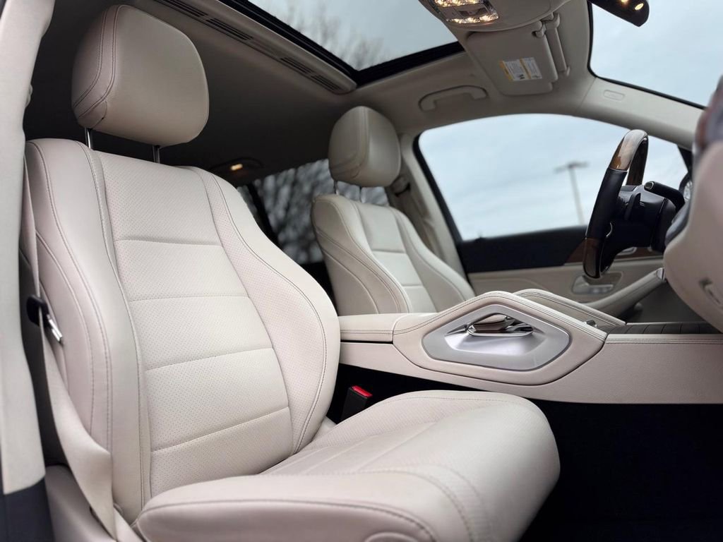 Used 2022 Mercedes-Benz GLS 450 4MATIC image 28