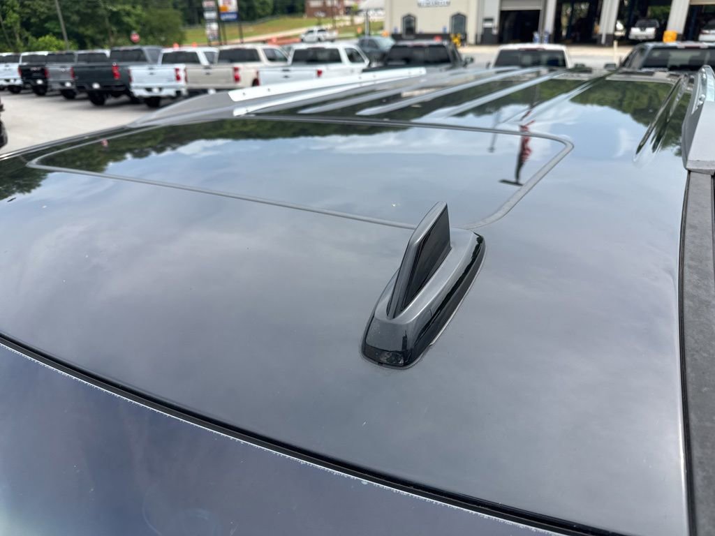 Used 2018 GMC Yukon Denali w/ Open Road Package AWD/4WD image 9