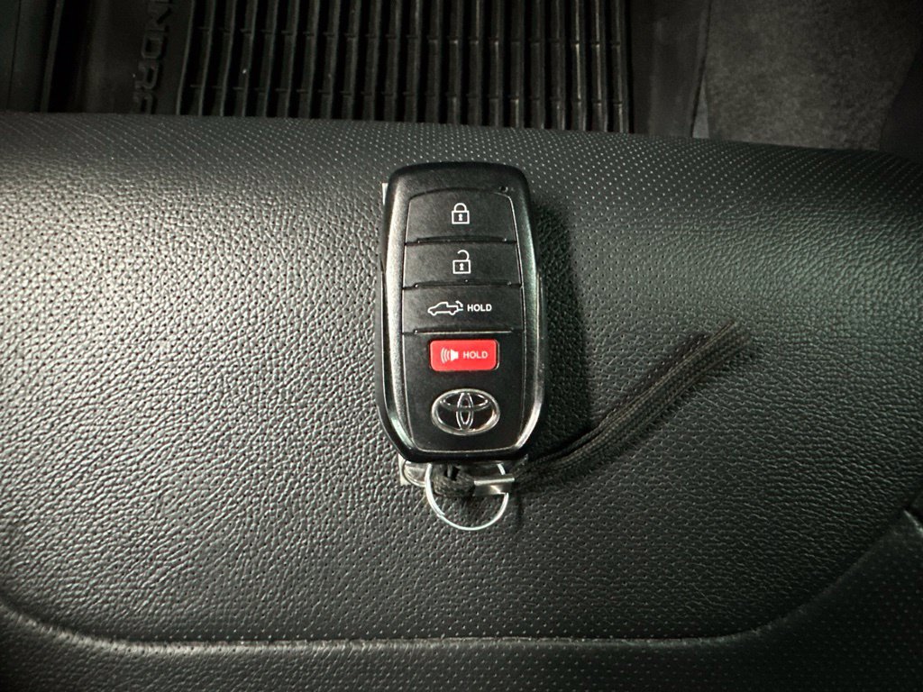 Used 2026 Toyota Tundra Limited AWD/4WD image 37