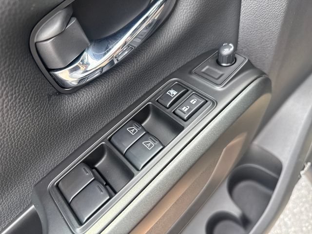 Used 2023 Nissan Titan PRO-4X AWD/4WD image 11