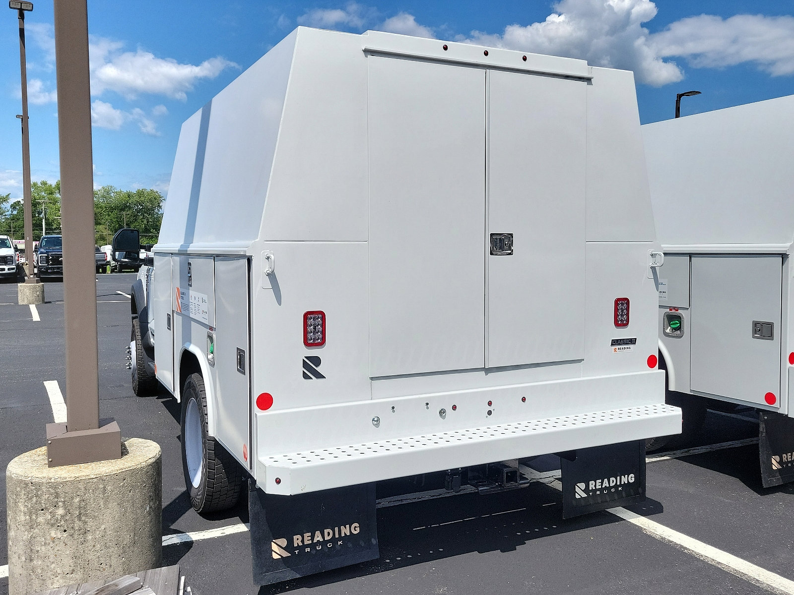 Used 2024 Ford F550 4x4 Regular Cab Super Duty image 4