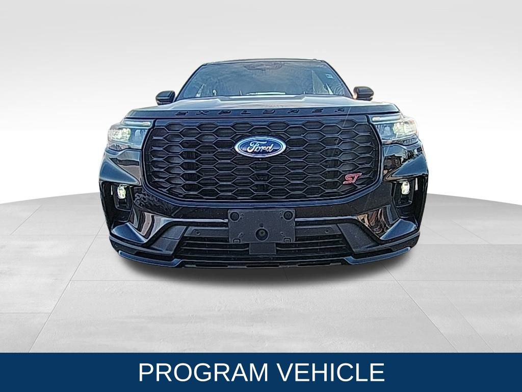 Used 2025 Ford Explorer ST image 9