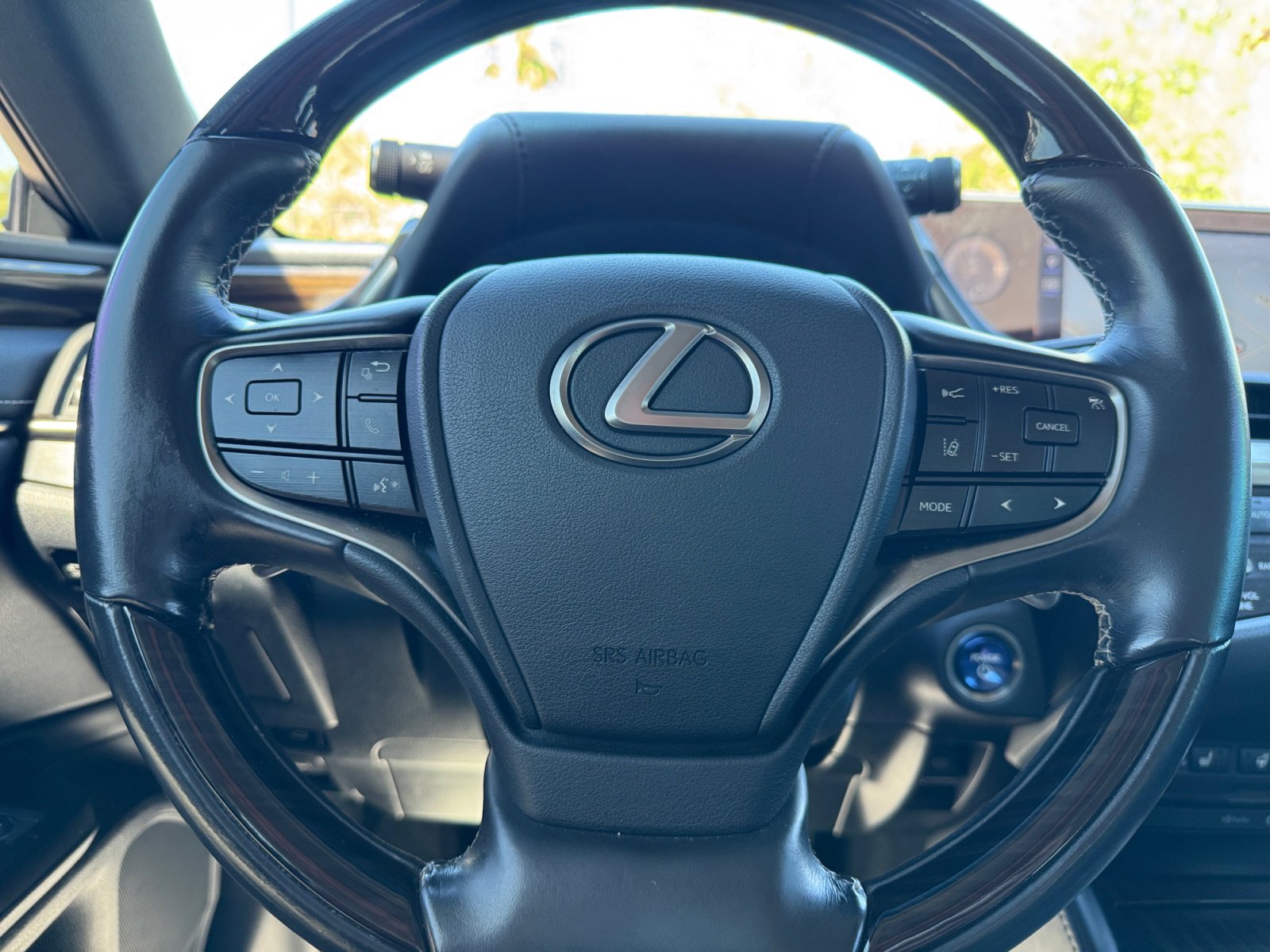 Used 2019 Lexus ES 300h w/ Luxury Package image 9