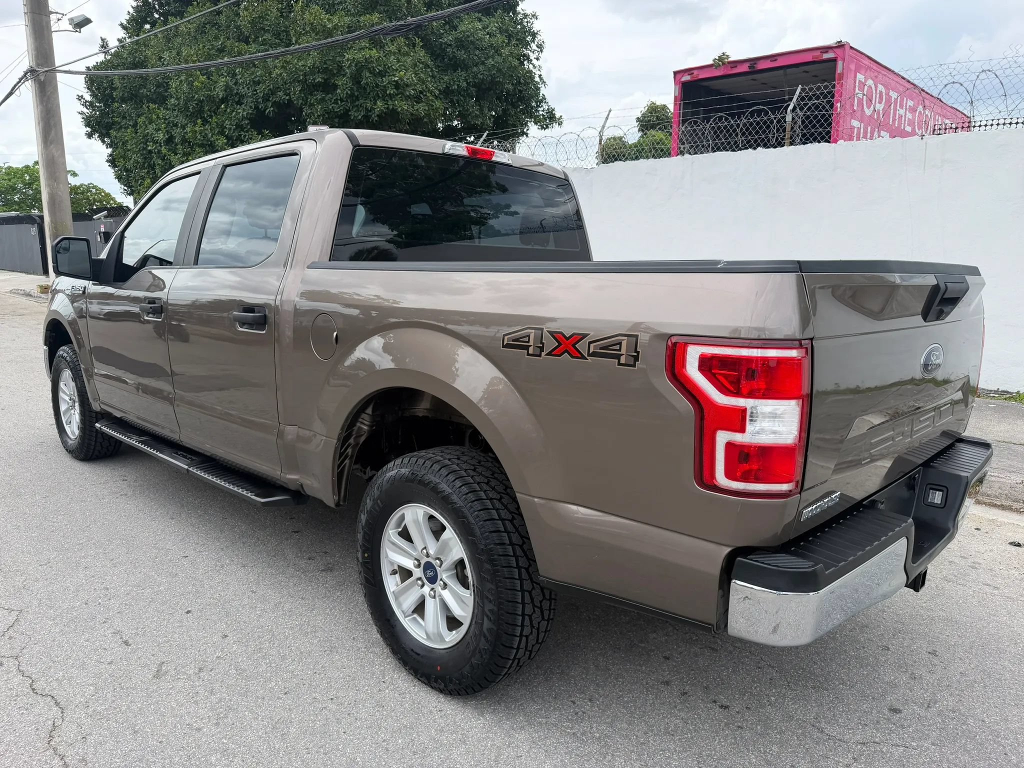 Used 2019 Ford F150 XL w/ Equipment Group 101A Mid AWD/4WD image 3