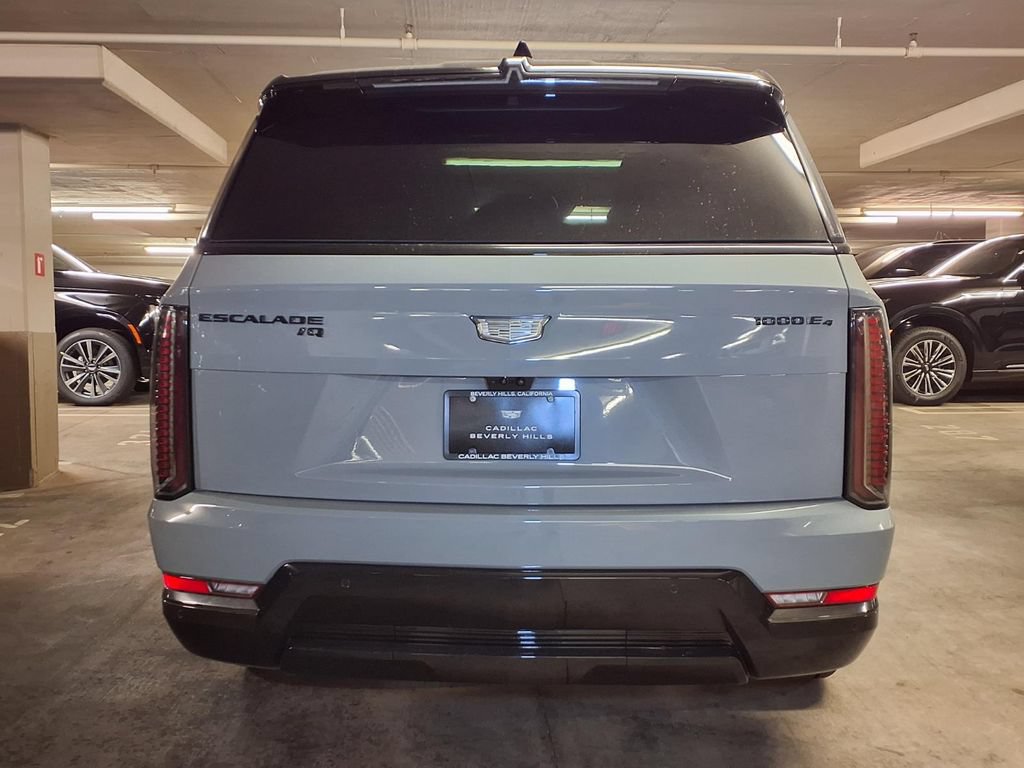 New 2026 Cadillac Escalade IQL Sport 1 w/ LPO, ONYX Package AWD/4WD image 8