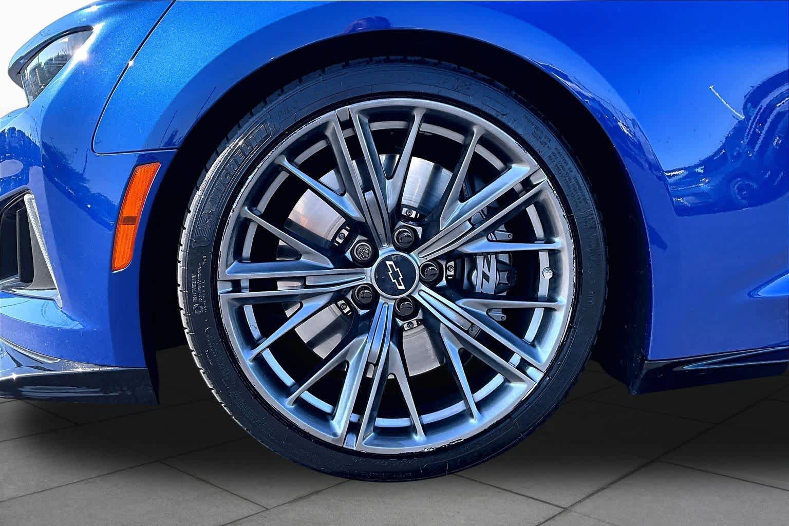 Used 2021 Chevrolet Camaro ZL1 RWD image 10