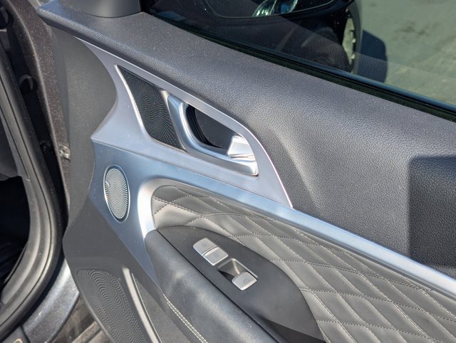 Used 2020 Genesis G70 2.0T image 37