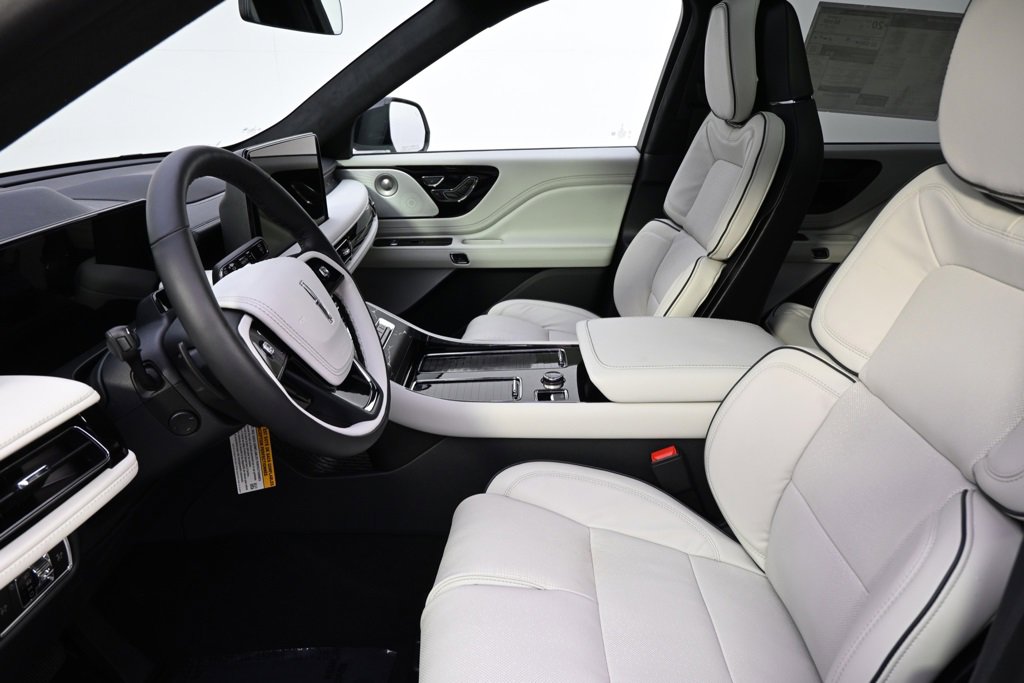 New 2026 Lincoln Aviator Black Label image 13