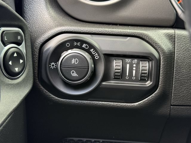 Used 2022 Jeep Gladiator Sport AWD/4WD image 21
