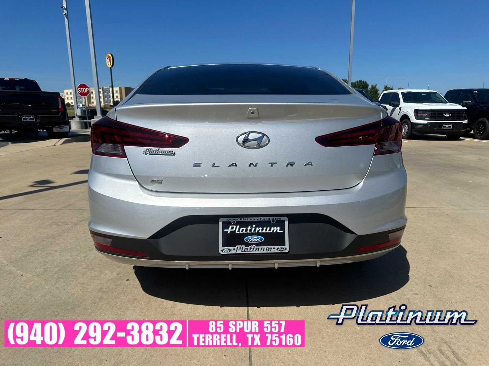 Used 2020 Hyundai Elantra SE w/ Winter Weather Package FWD image 4