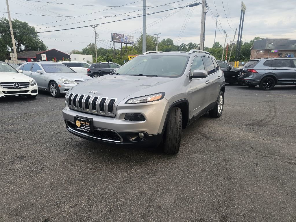 Used 2016 Jeep Cherokee Limited image 6