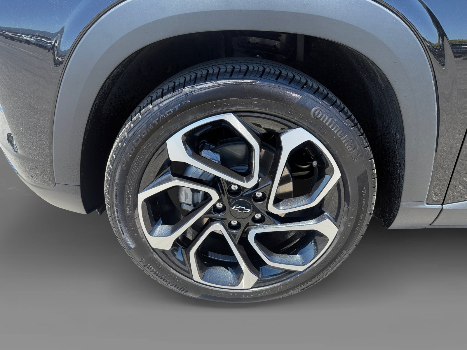 Used 2025 Chevrolet Trax RS w/ Driver Confidence Package FWD image 9
