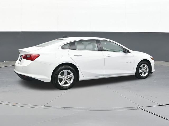 Used 2025 Chevrolet Malibu LS FWD image 16