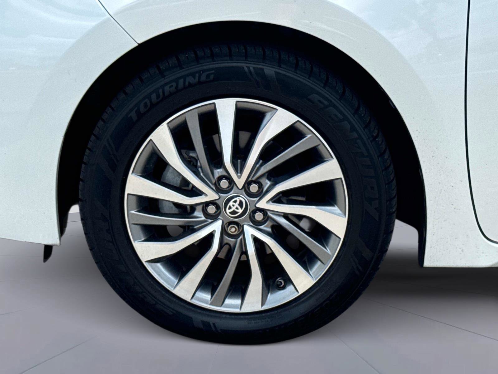 Used 2019 Toyota Corolla XLE image 11